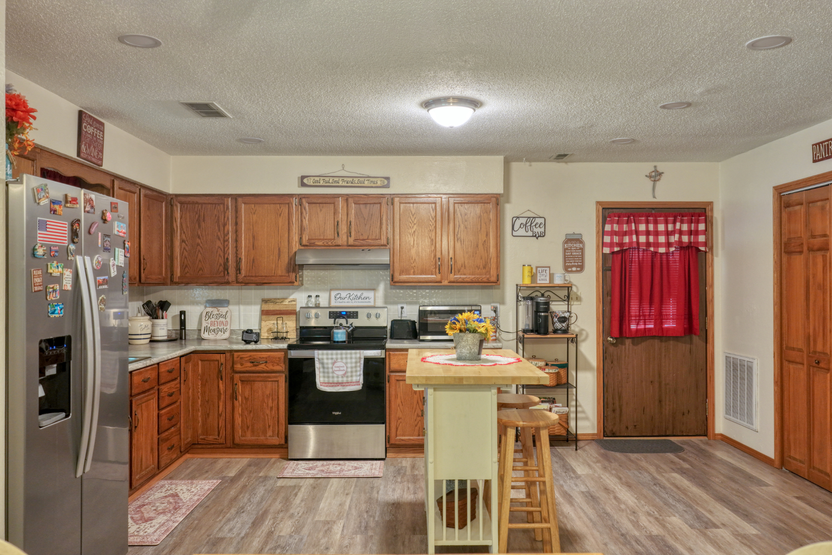 708 E Walnut Street Property Photo 19