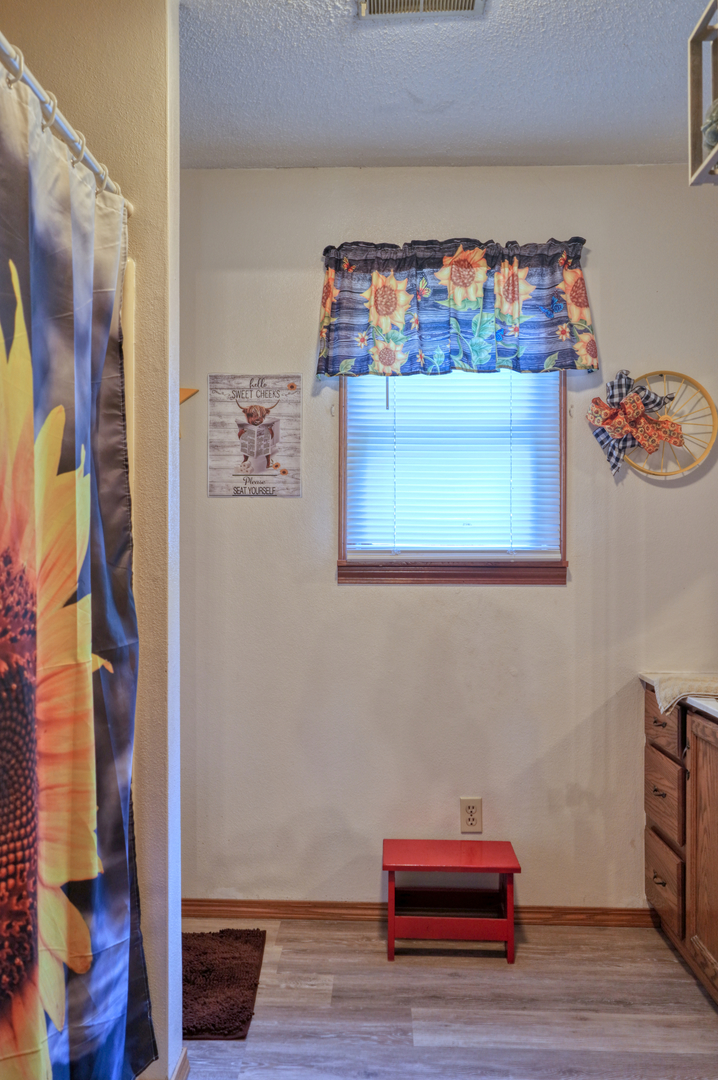 708 E Walnut Street Property Photo 20