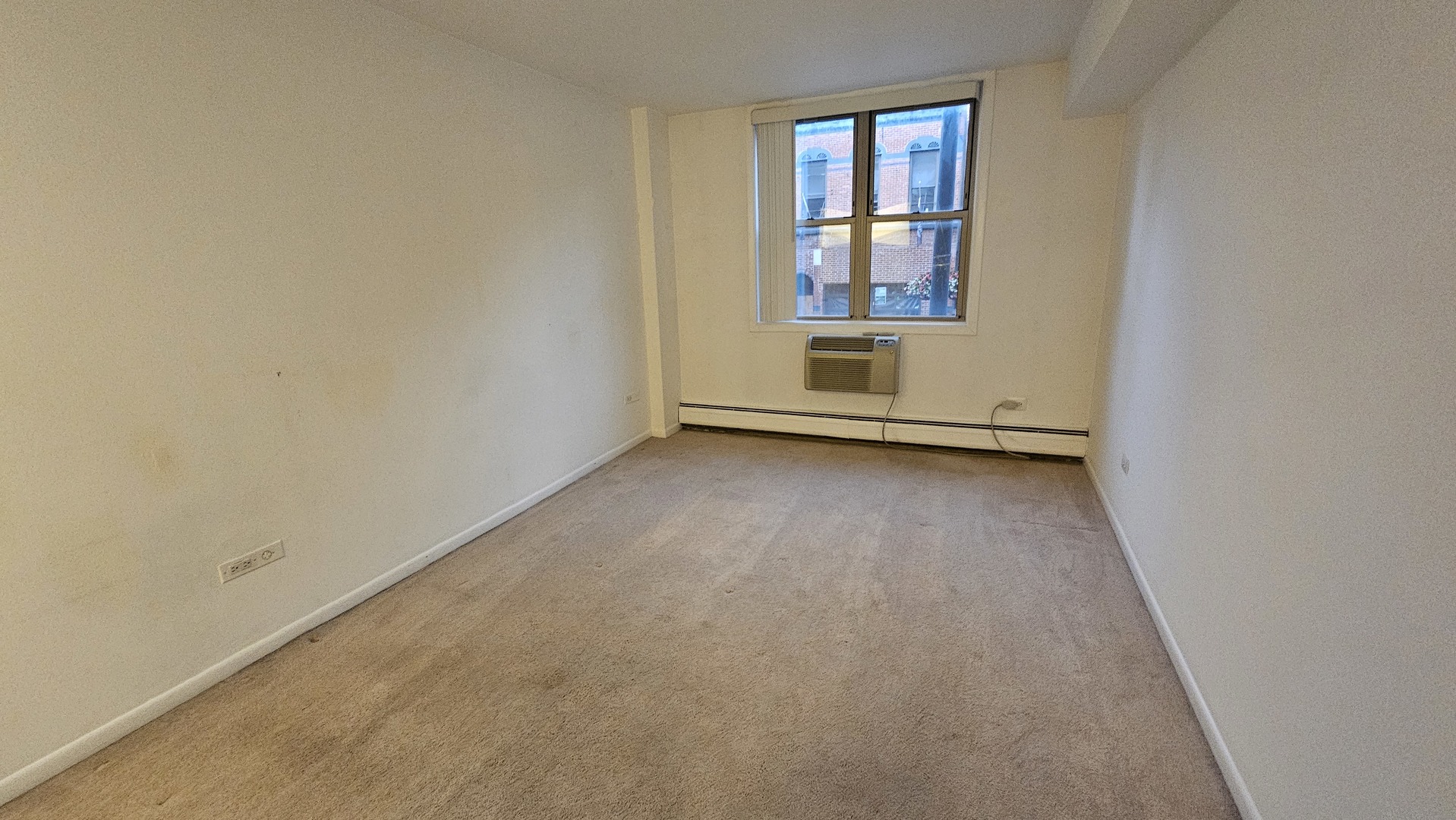 2250 N Lincoln Avenue 201 Property Photo 6