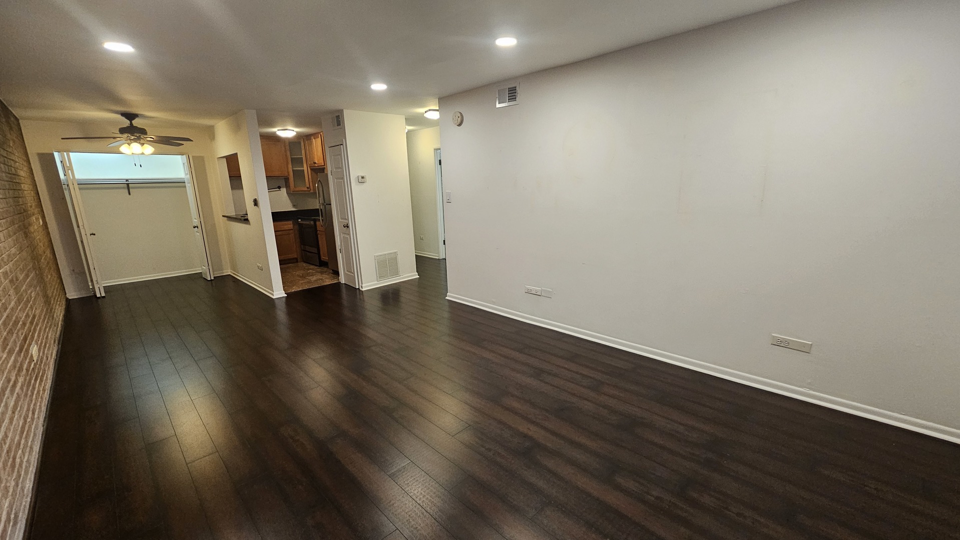 2250 N Lincoln Avenue 201 Property Photo 10