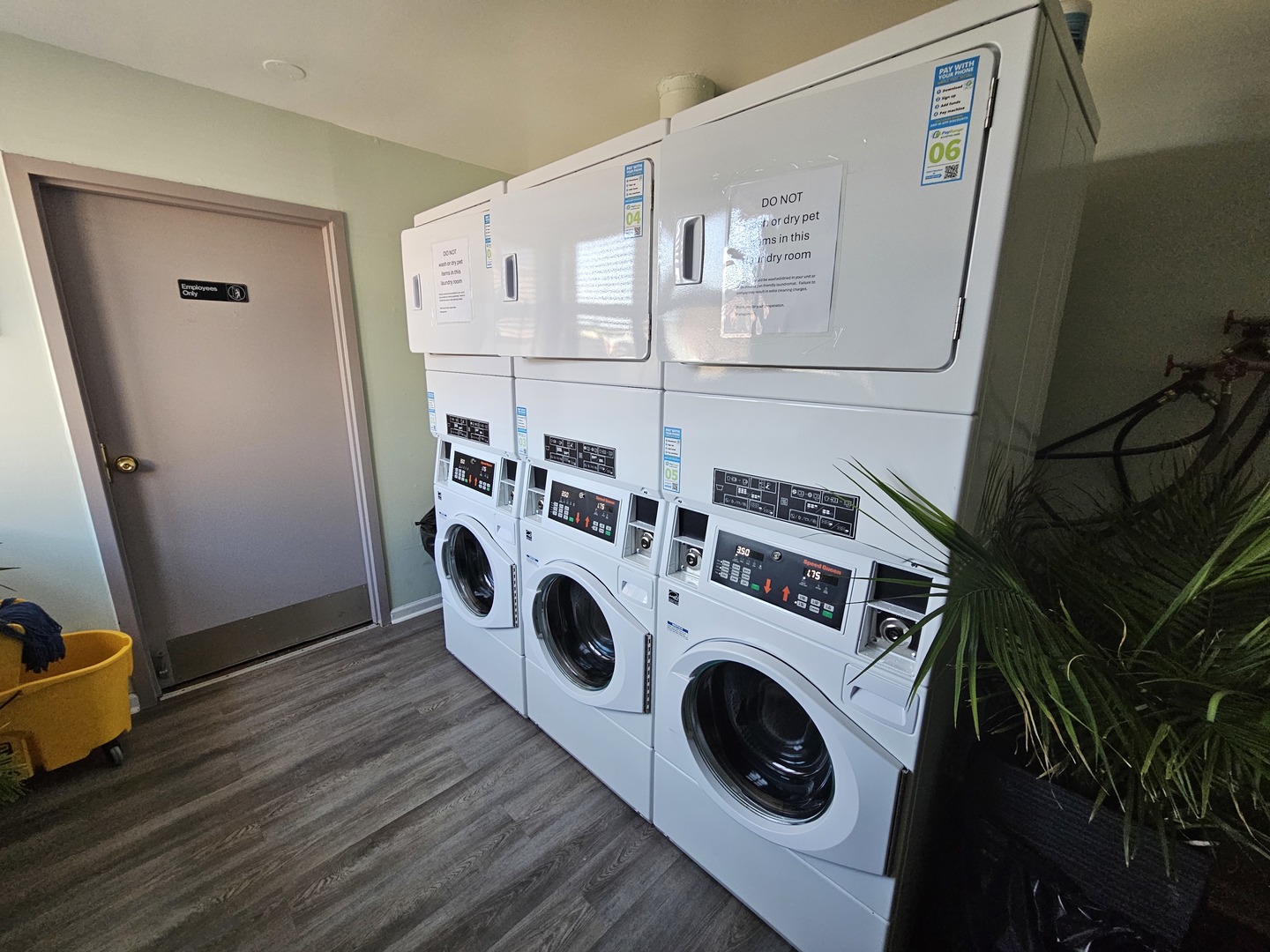 2250 N Lincoln Avenue 201 Property Photo 15