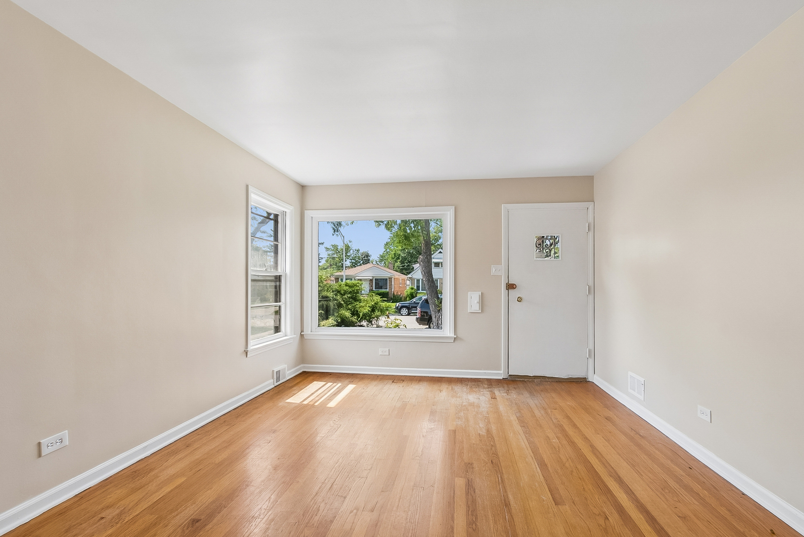 1029 Eastern Avenue Property Photo 3