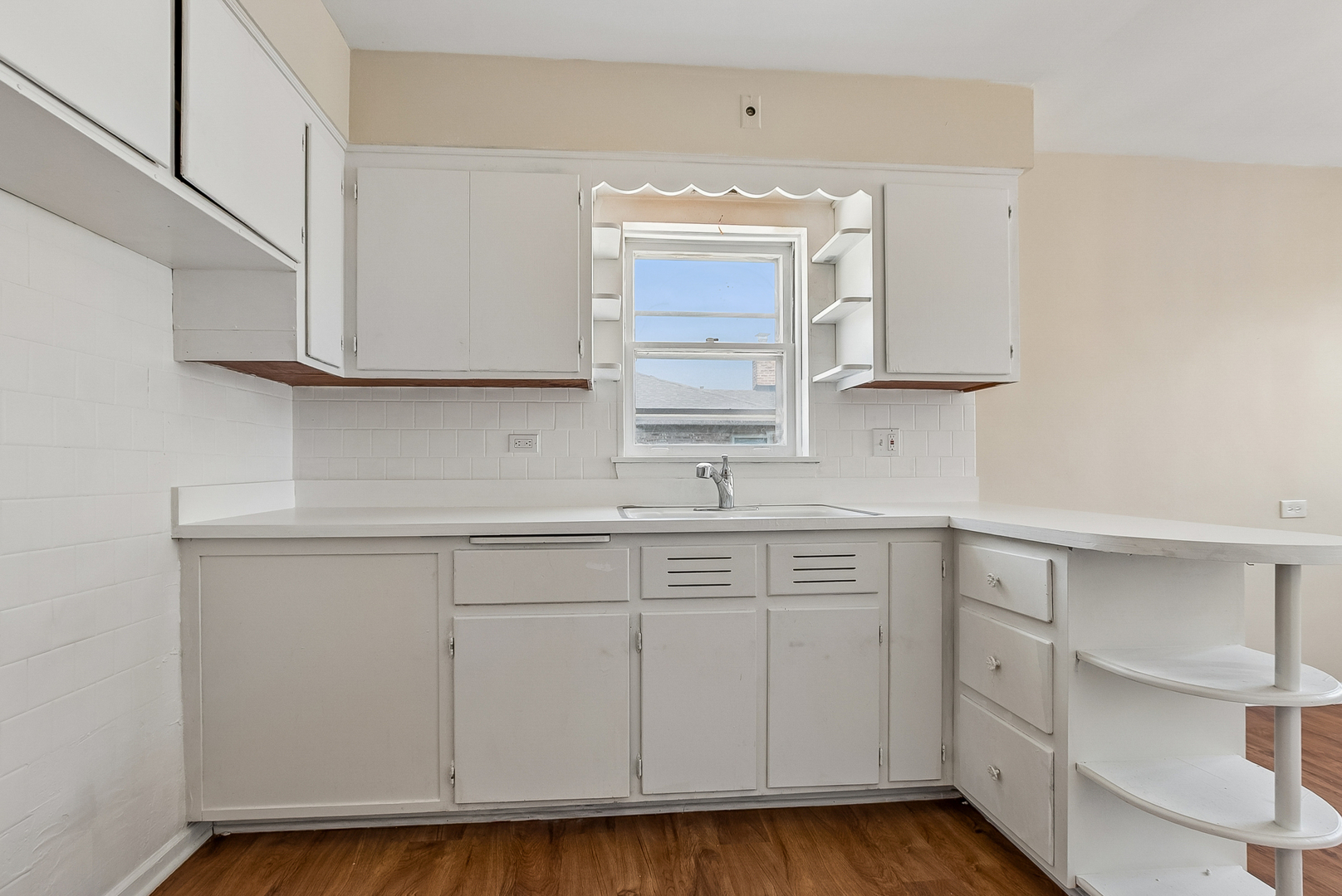1029 Eastern Avenue Property Photo 8