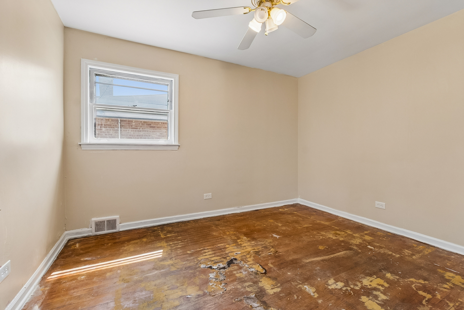 1029 Eastern Avenue Property Photo 12