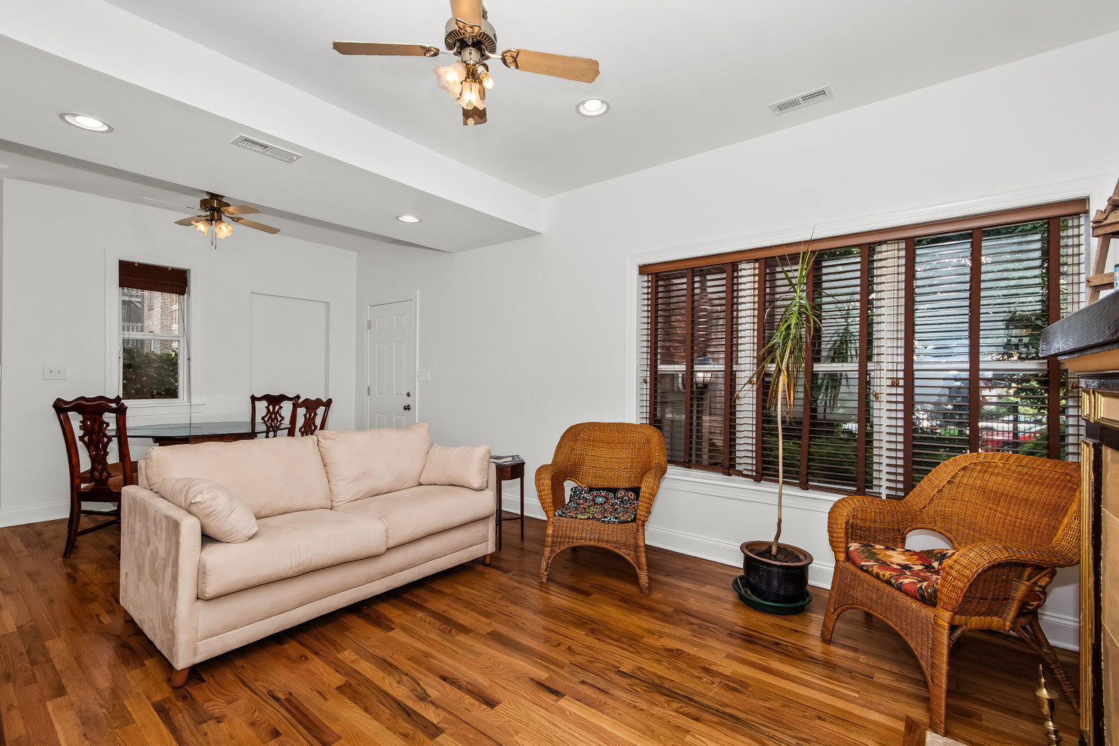 1629 W North Shore Drive 103 Property Photo 6