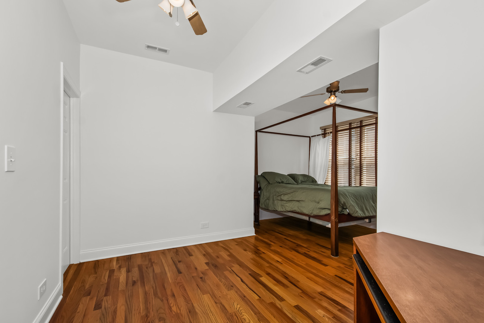 1629 W North Shore Drive 103 Property Photo 8