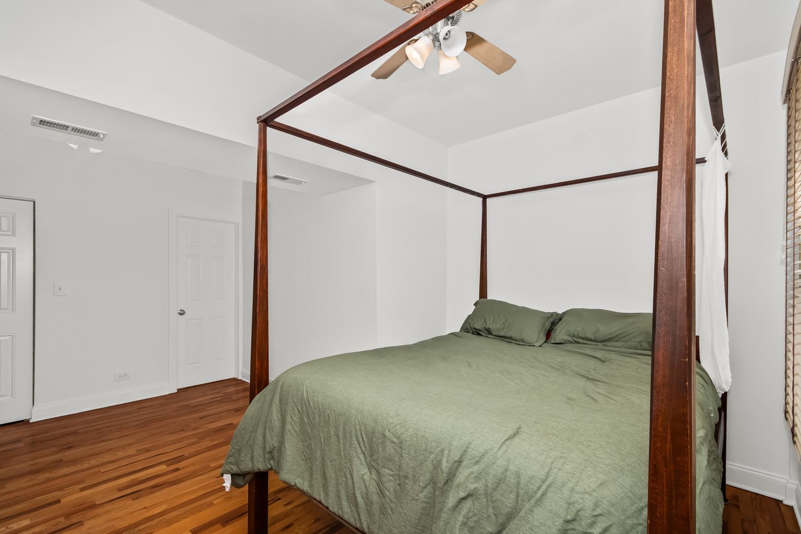1629 W North Shore Drive 103 Property Photo 11