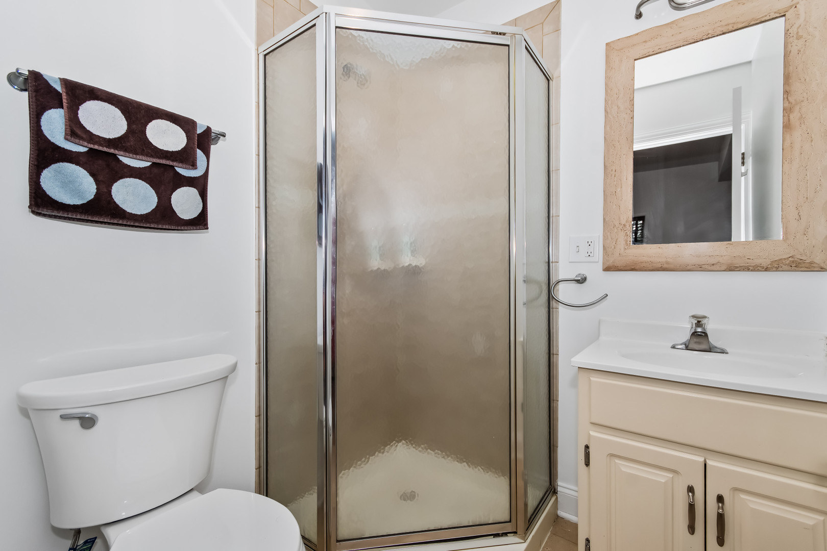 1629 W North Shore Drive 103 Property Photo 15