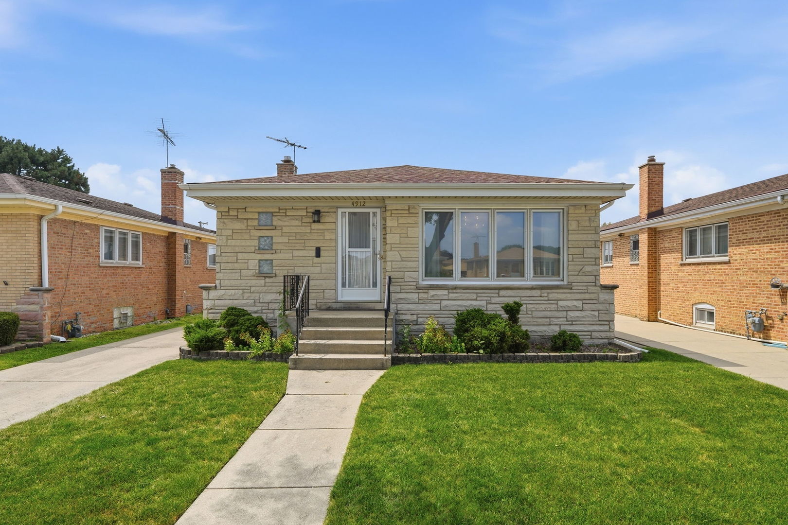4912 N Ridgewood Avenue Property Photo 1