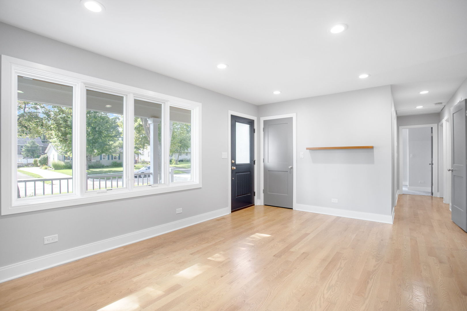 1113 S Gables Boulevard Property Photo 6