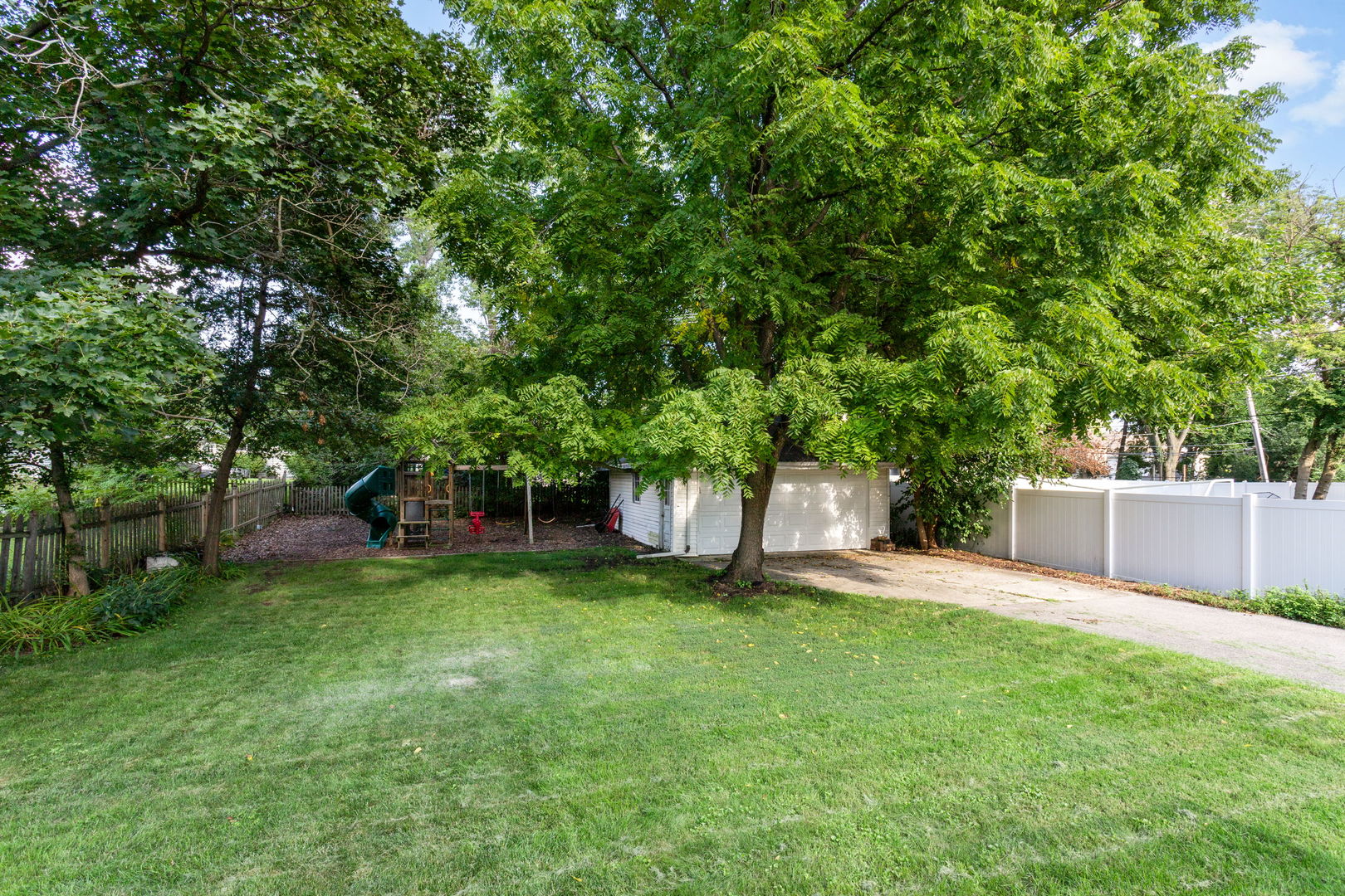 1113 S Gables Boulevard Property Photo 23