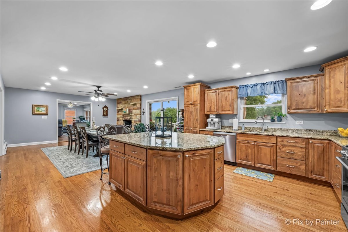2614 Lauderdale Court Property Photo 4