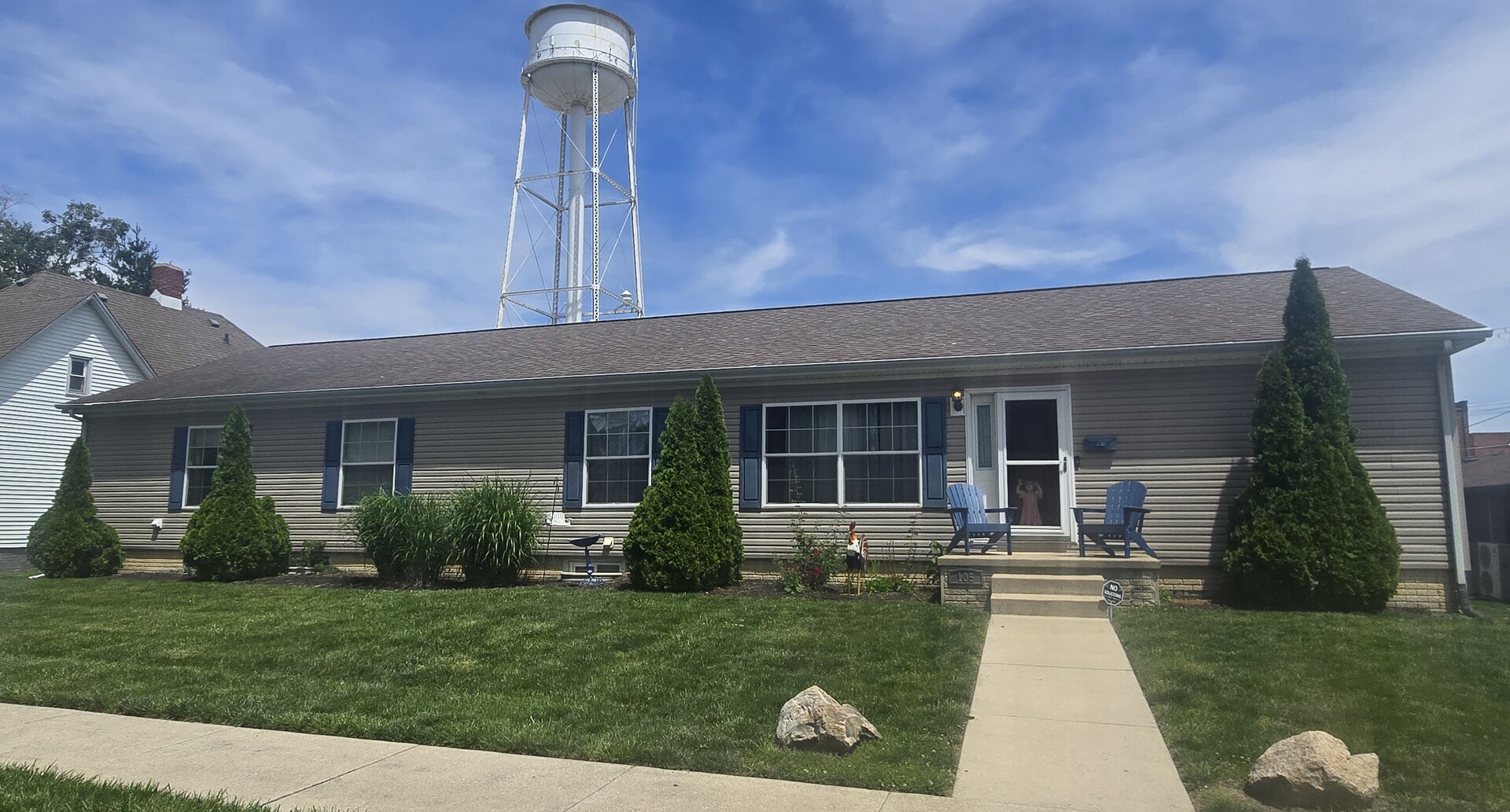 105 N Oak Street Property Photo 1