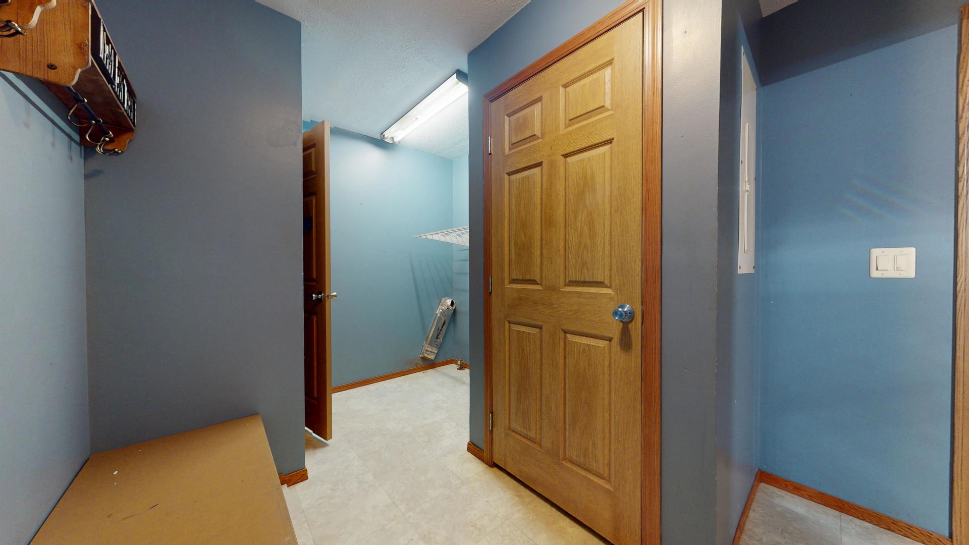 105 N Oak Street Property Photo 15