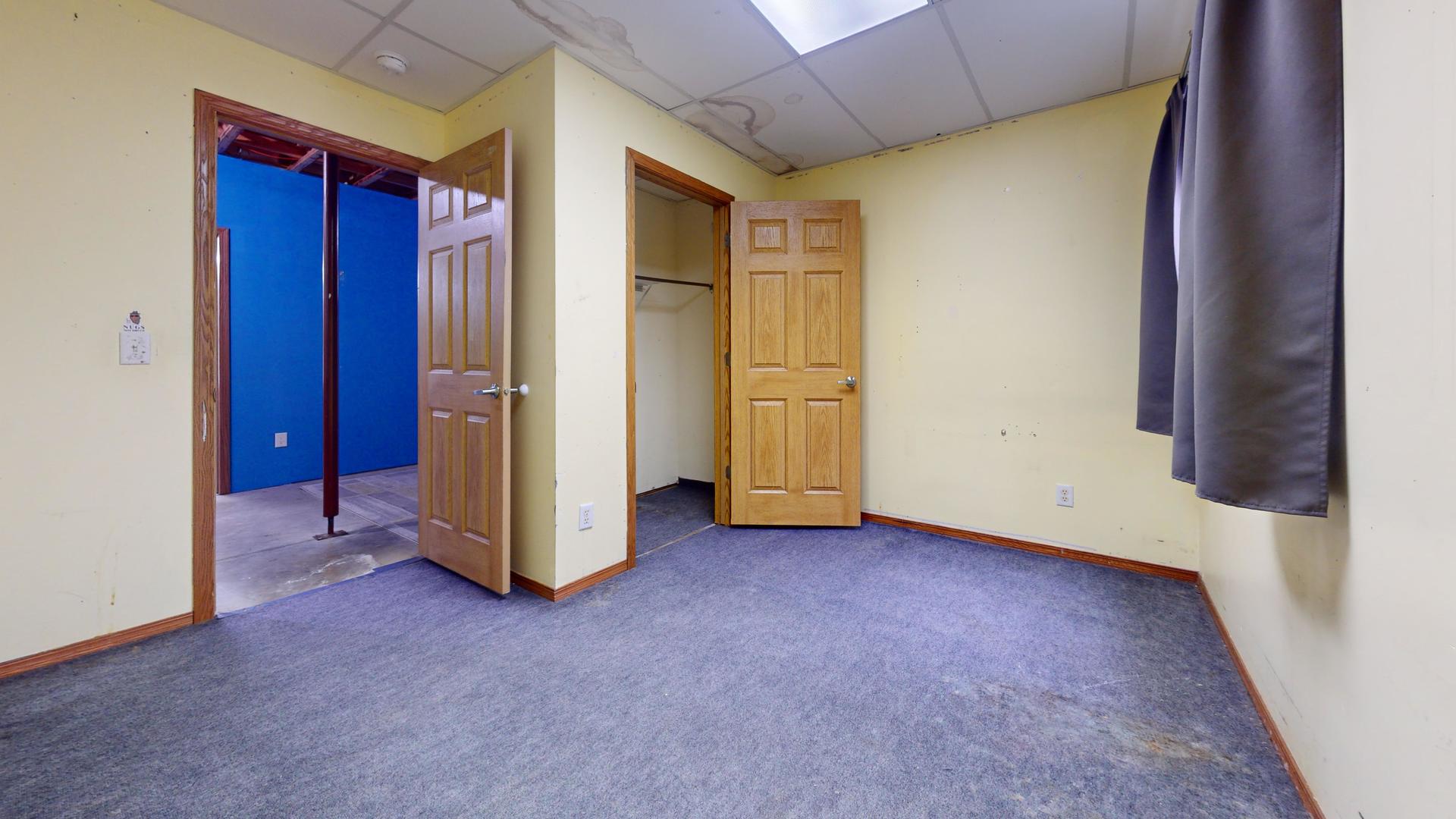 105 N Oak Street Property Photo 20