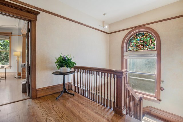 1036 W Garfield Boulevard Property Photo 13