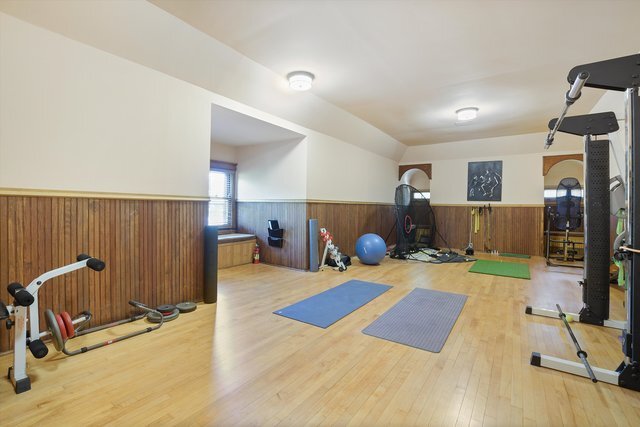 1036 W Garfield Boulevard Property Photo 26