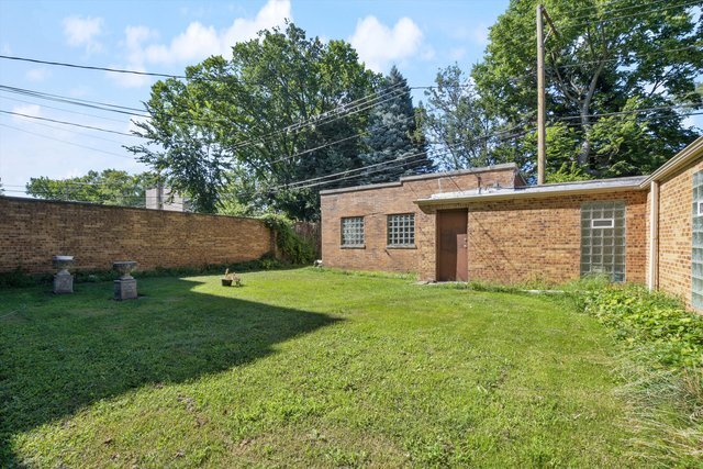 1036 W Garfield Boulevard Property Photo 30