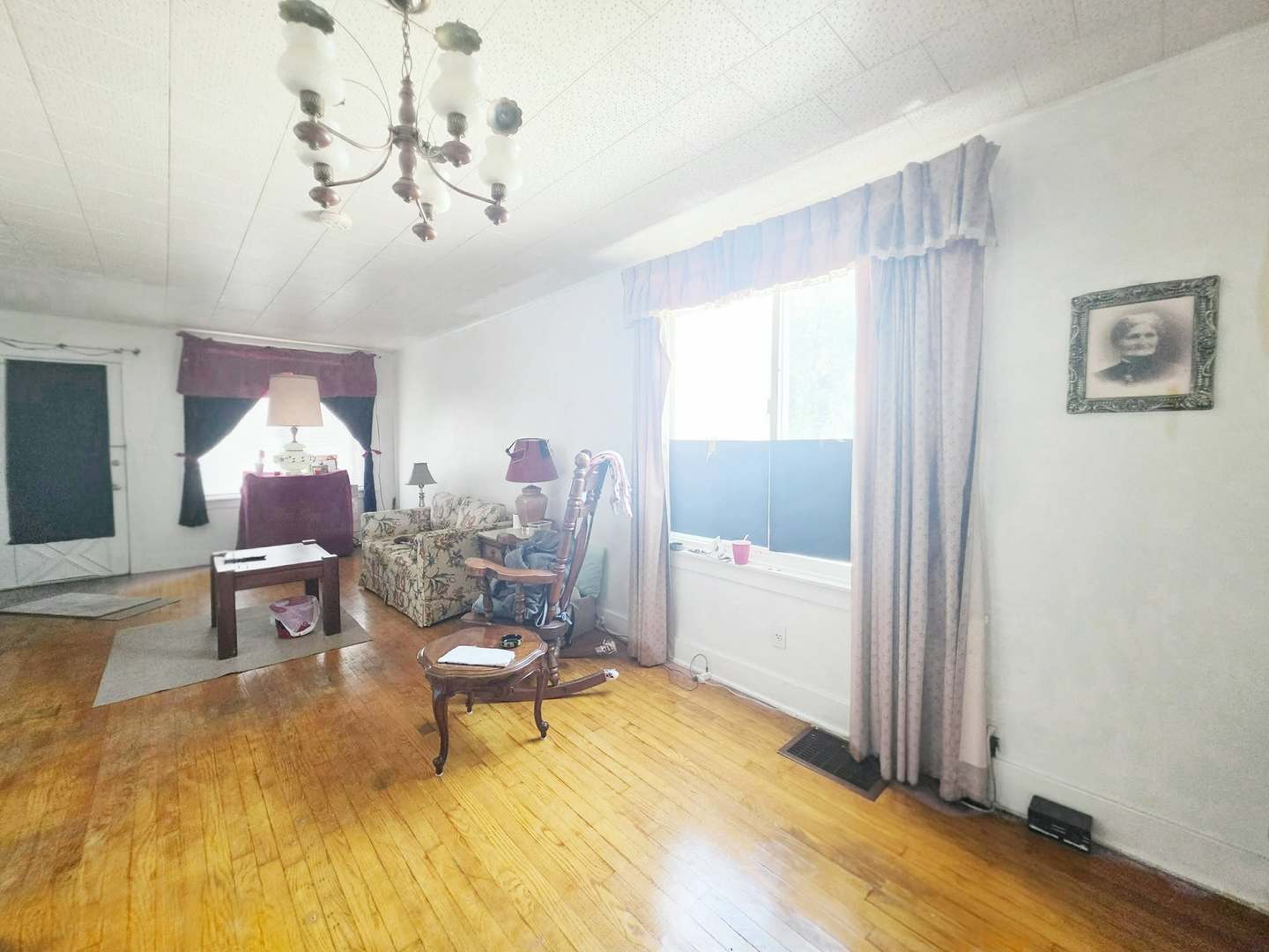 487 Wentworth Avenue Property Photo 6