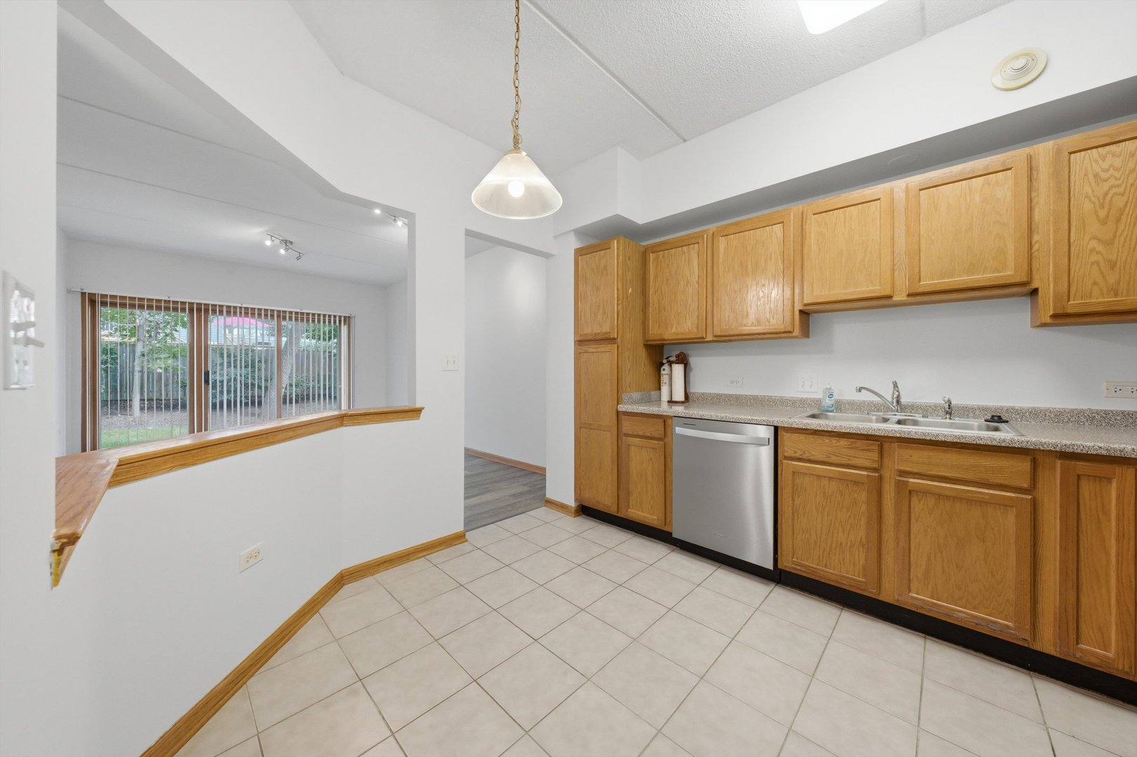 515 Main Street 203 Property Photo 6