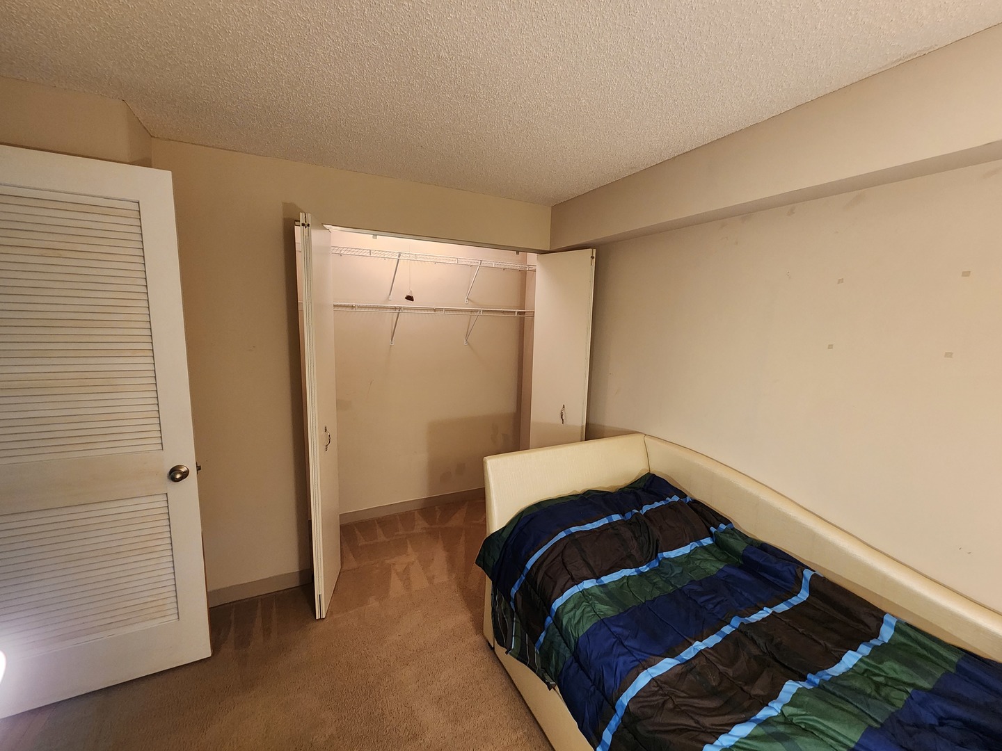 2 E Erie Street 3606 Property Photo 8