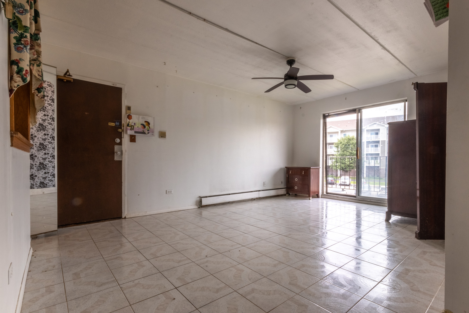 212 Shorewood Drive 1b Property Photo 2