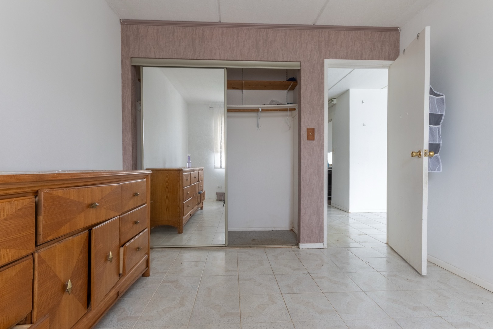 212 Shorewood Drive 1b Property Photo 18