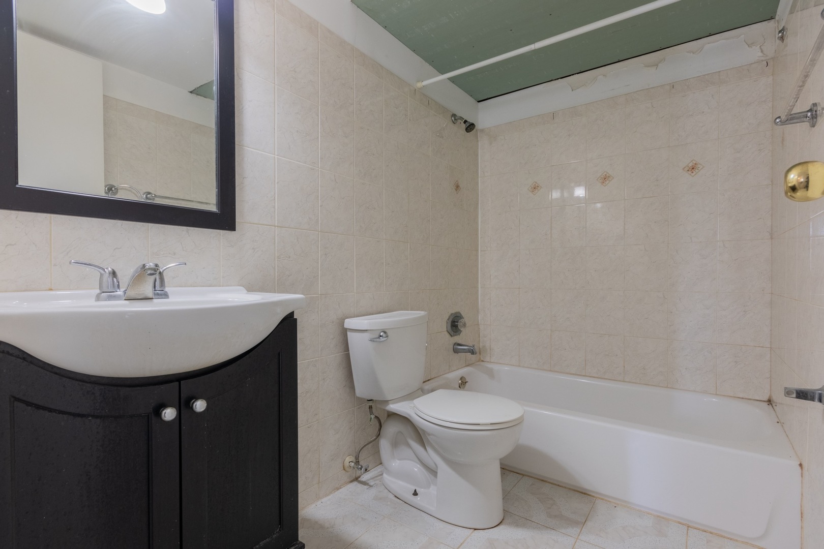 212 Shorewood Drive 1b Property Photo 20