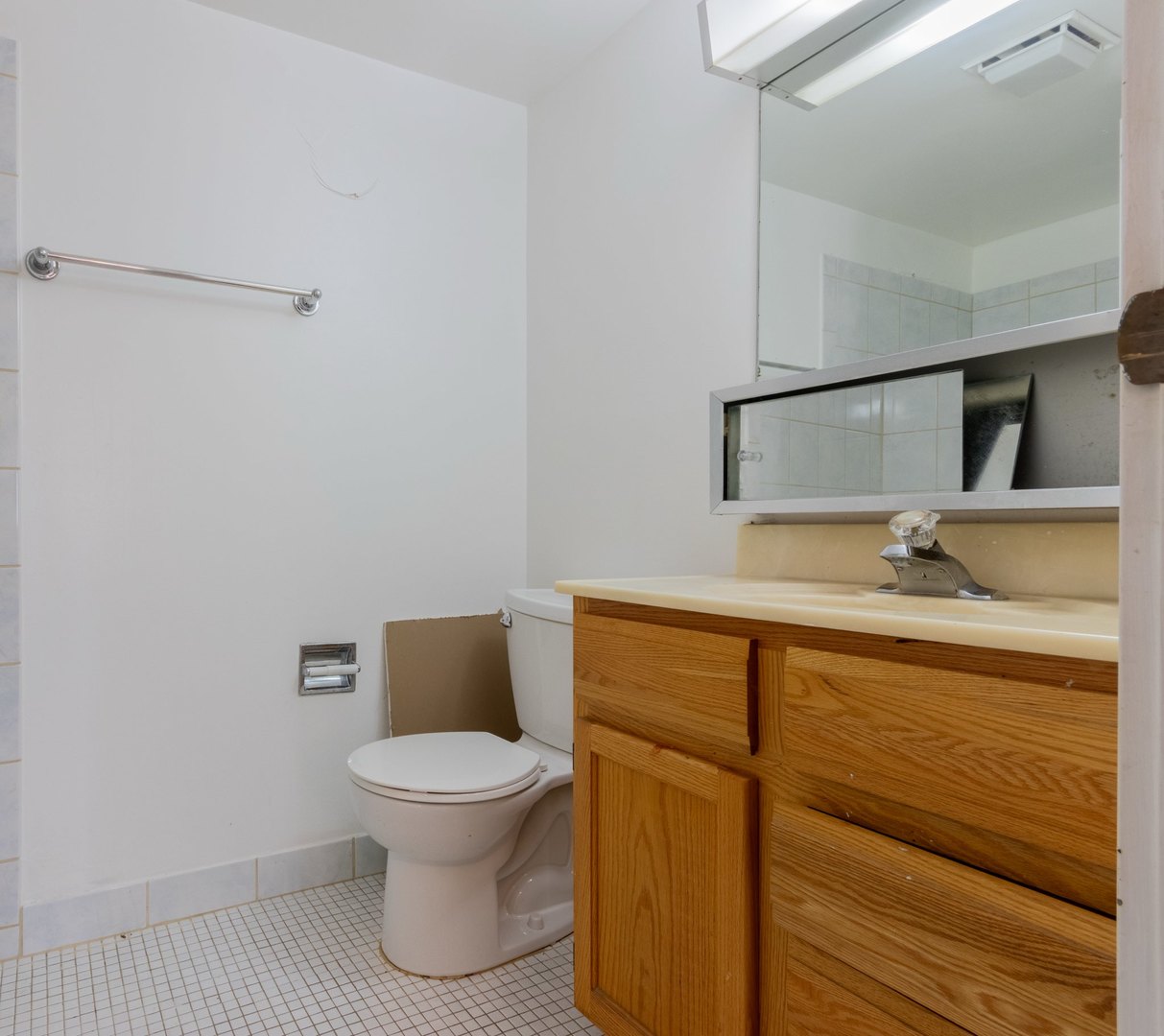 212 Shorewood Drive 1b Property Photo 27