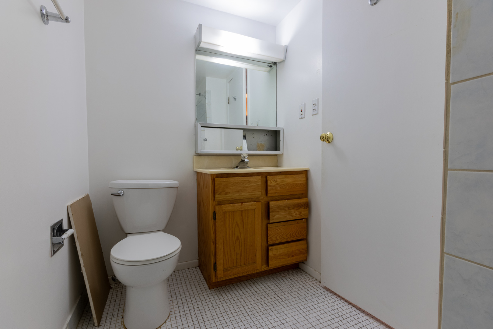 212 Shorewood Drive 1b Property Photo 28