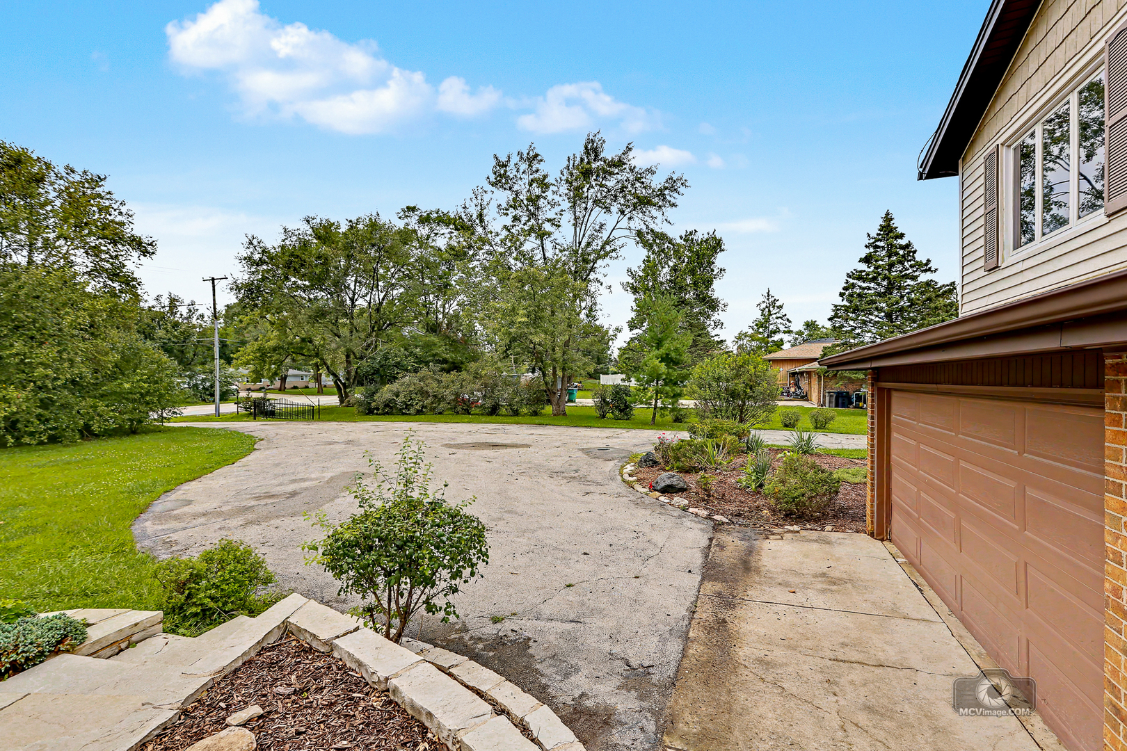 15555 Wolf Road Property Photo 9