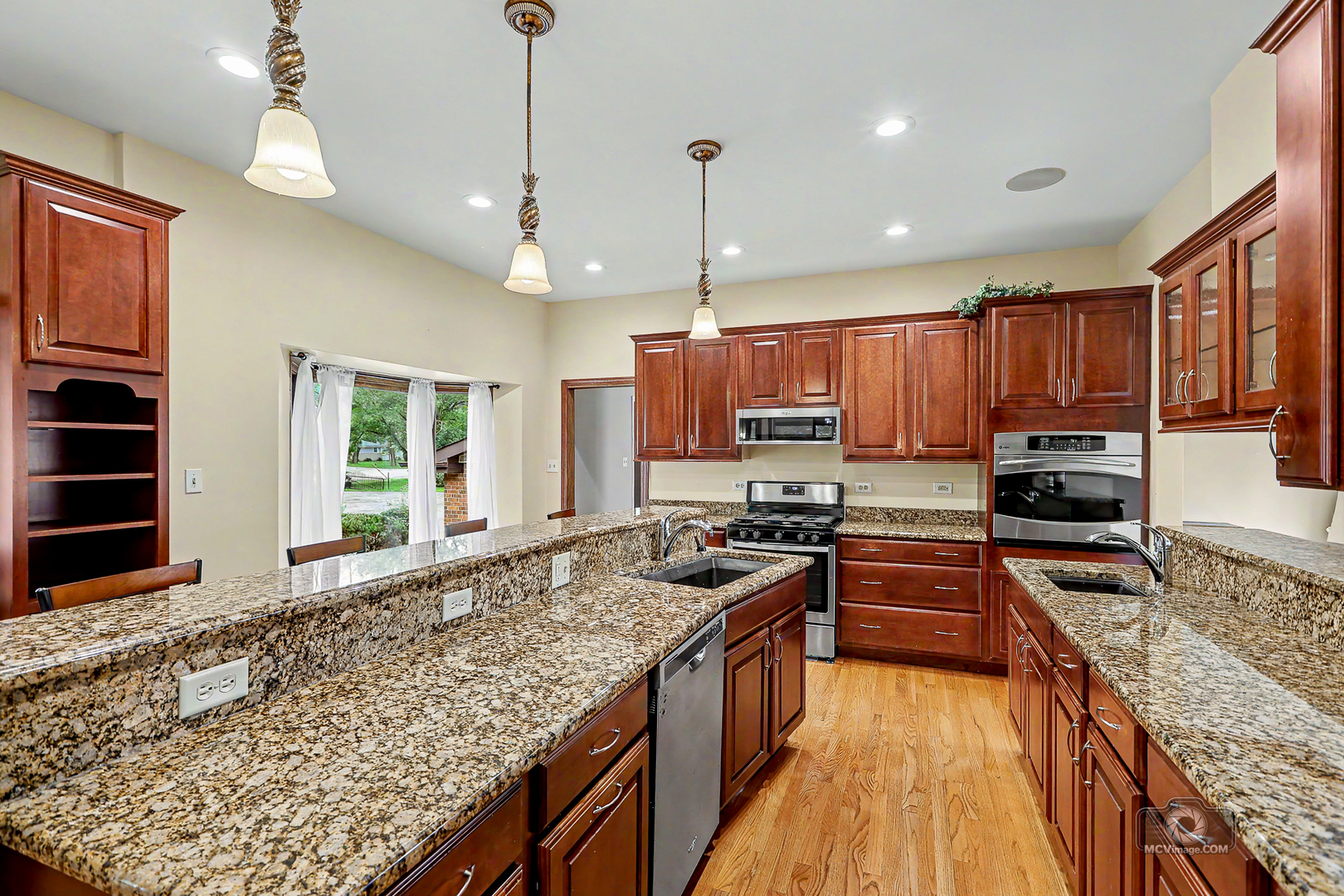 15555 Wolf Road Property Photo 16