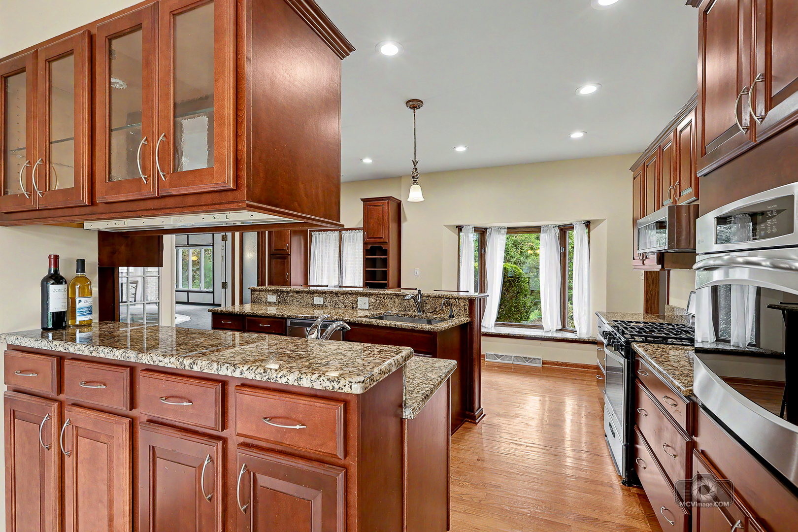 15555 Wolf Road Property Photo 18