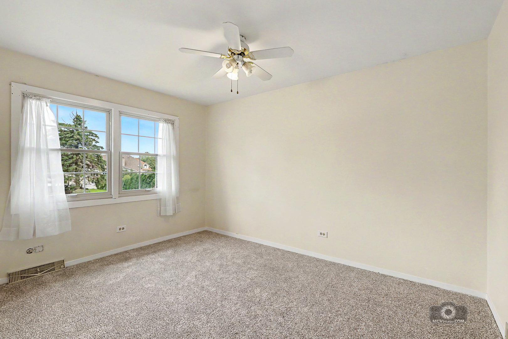 15555 Wolf Road Property Photo 21