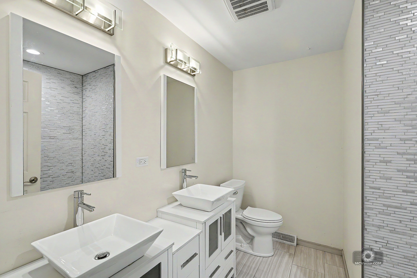 15555 Wolf Road Property Photo 22