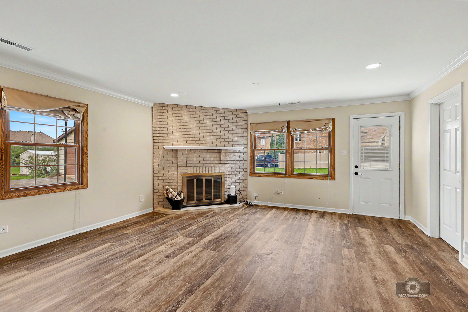 15555 Wolf Road Property Photo 30