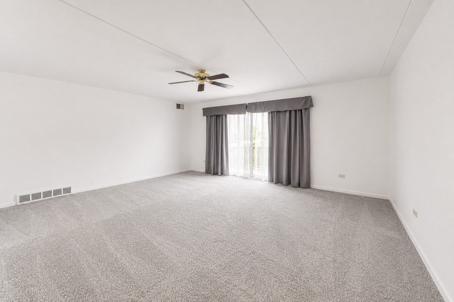 18559 Escanaba Avenue 101 Property Photo 4