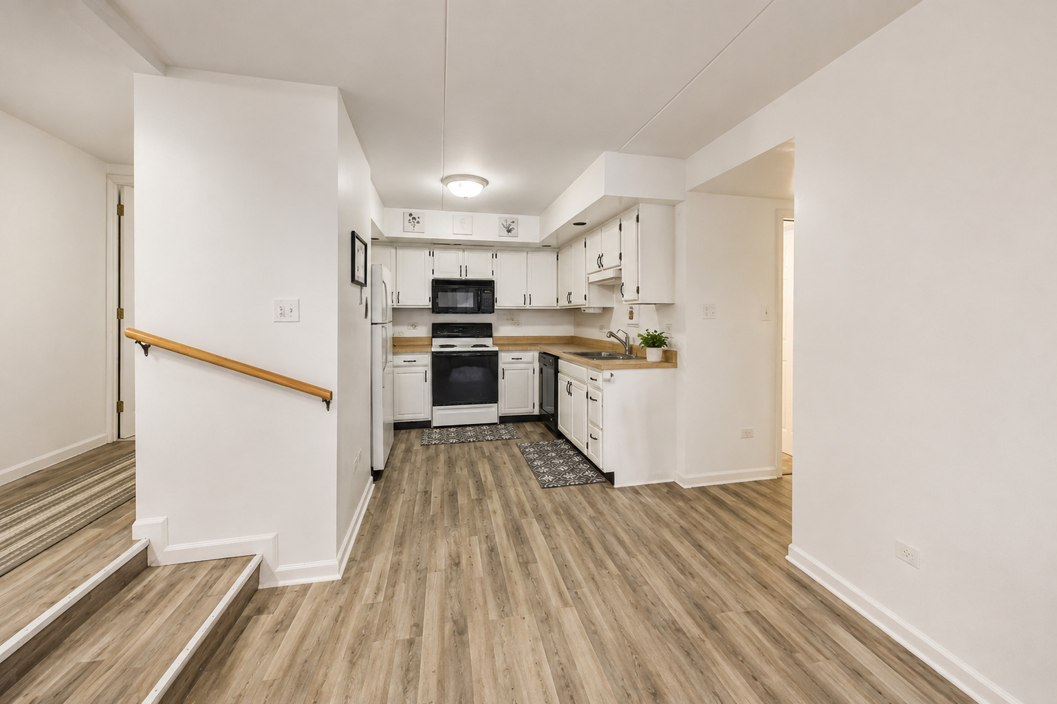 18559 Escanaba Avenue 101 Property Photo 9