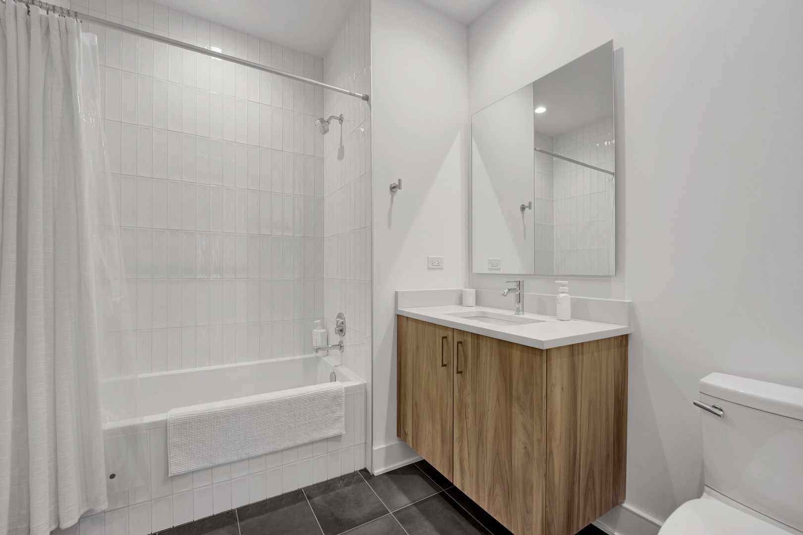 1701 W Webster Avenue 205 Property Photo 23