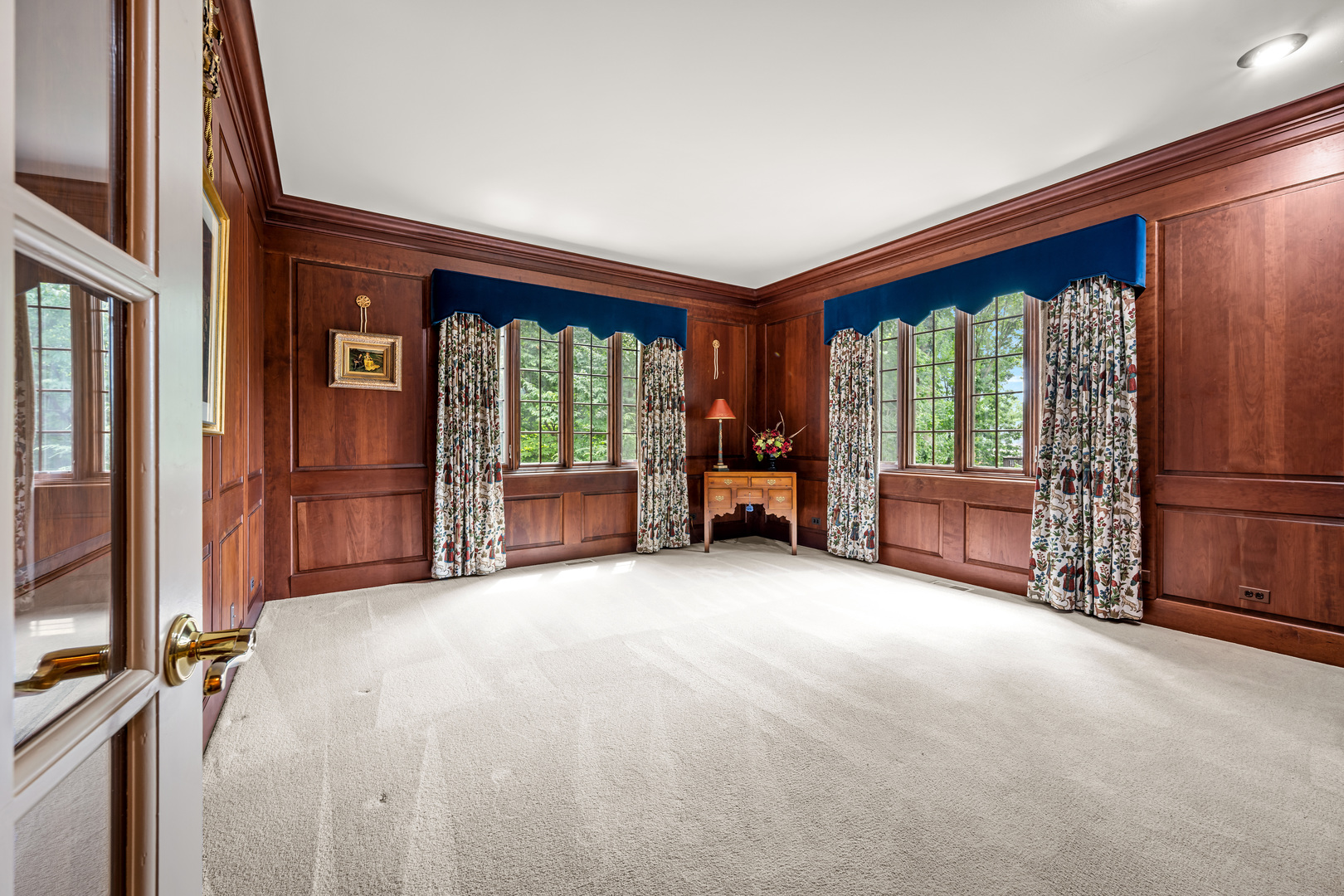 713 Fox Glen Drive Property Photo 11