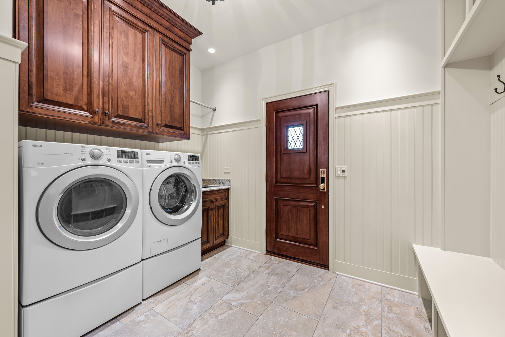 713 Fox Glen Drive Property Photo 25
