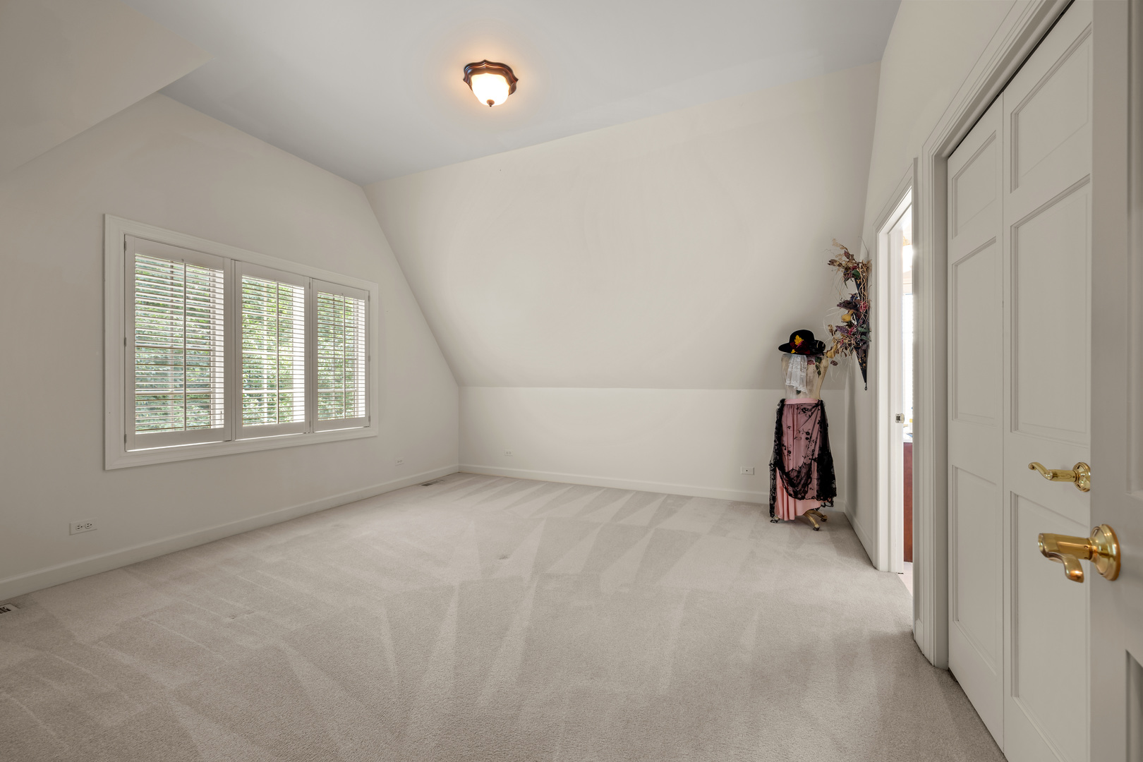 713 Fox Glen Drive Property Photo 38