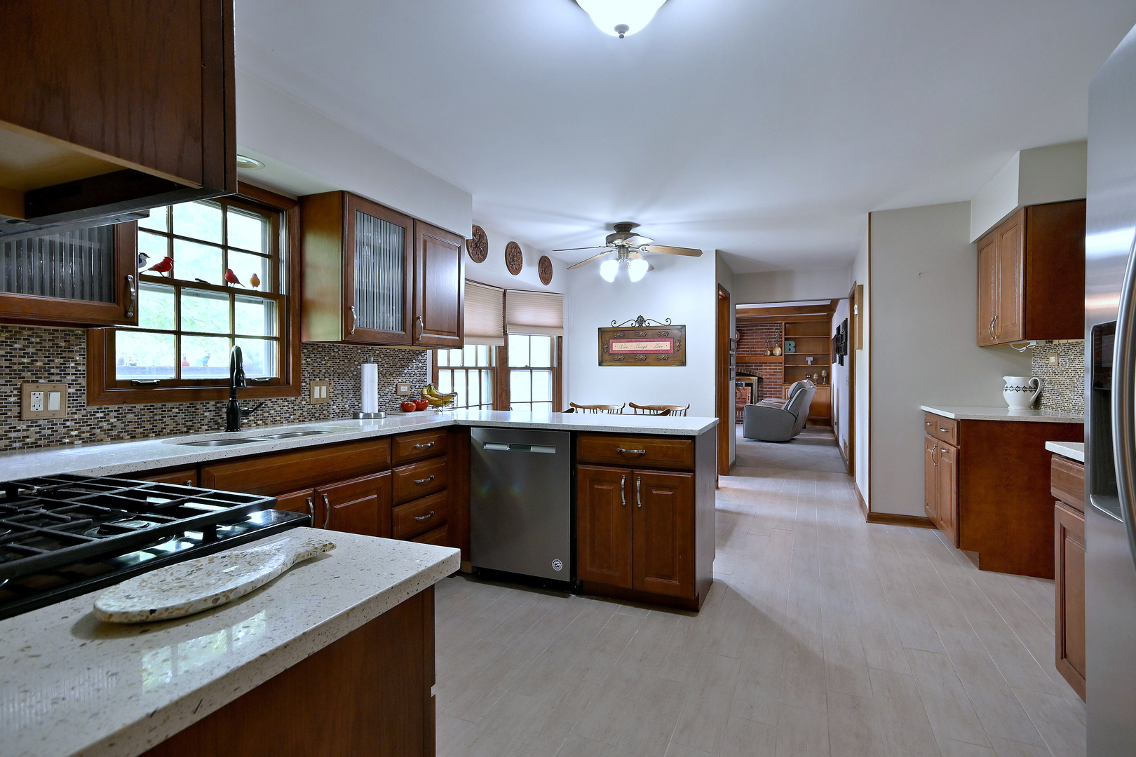 27w168 Chartwell Drive Property Photo 8