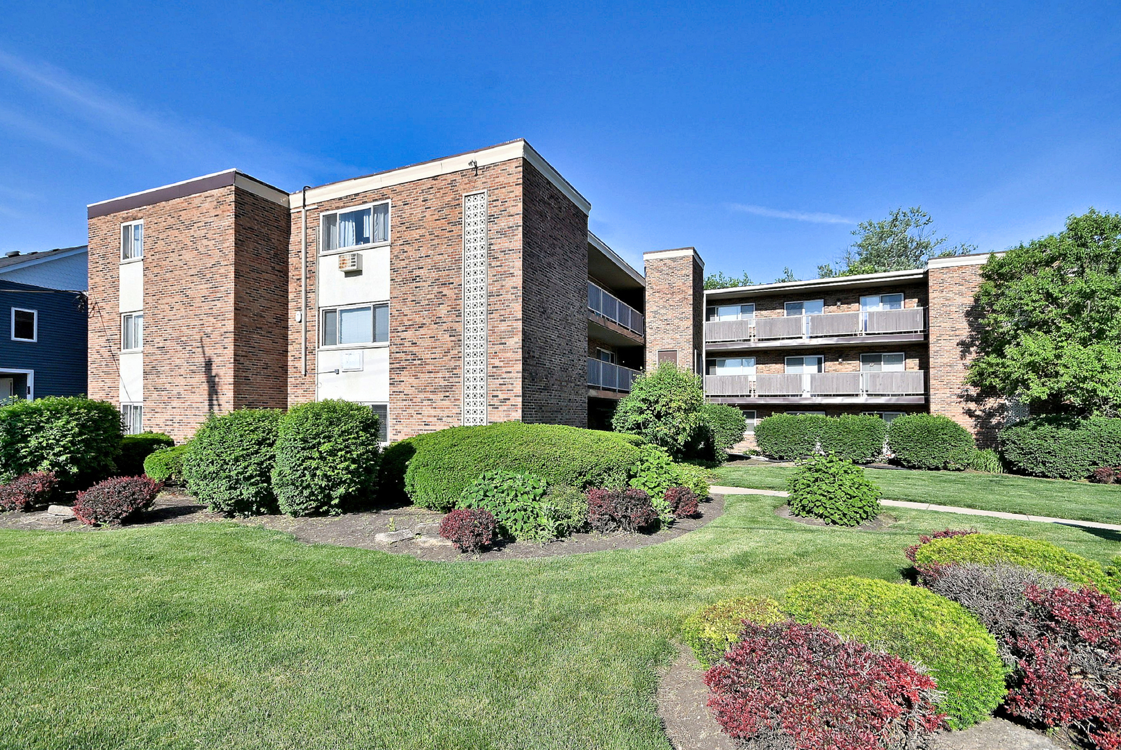 600 S York Street 3E