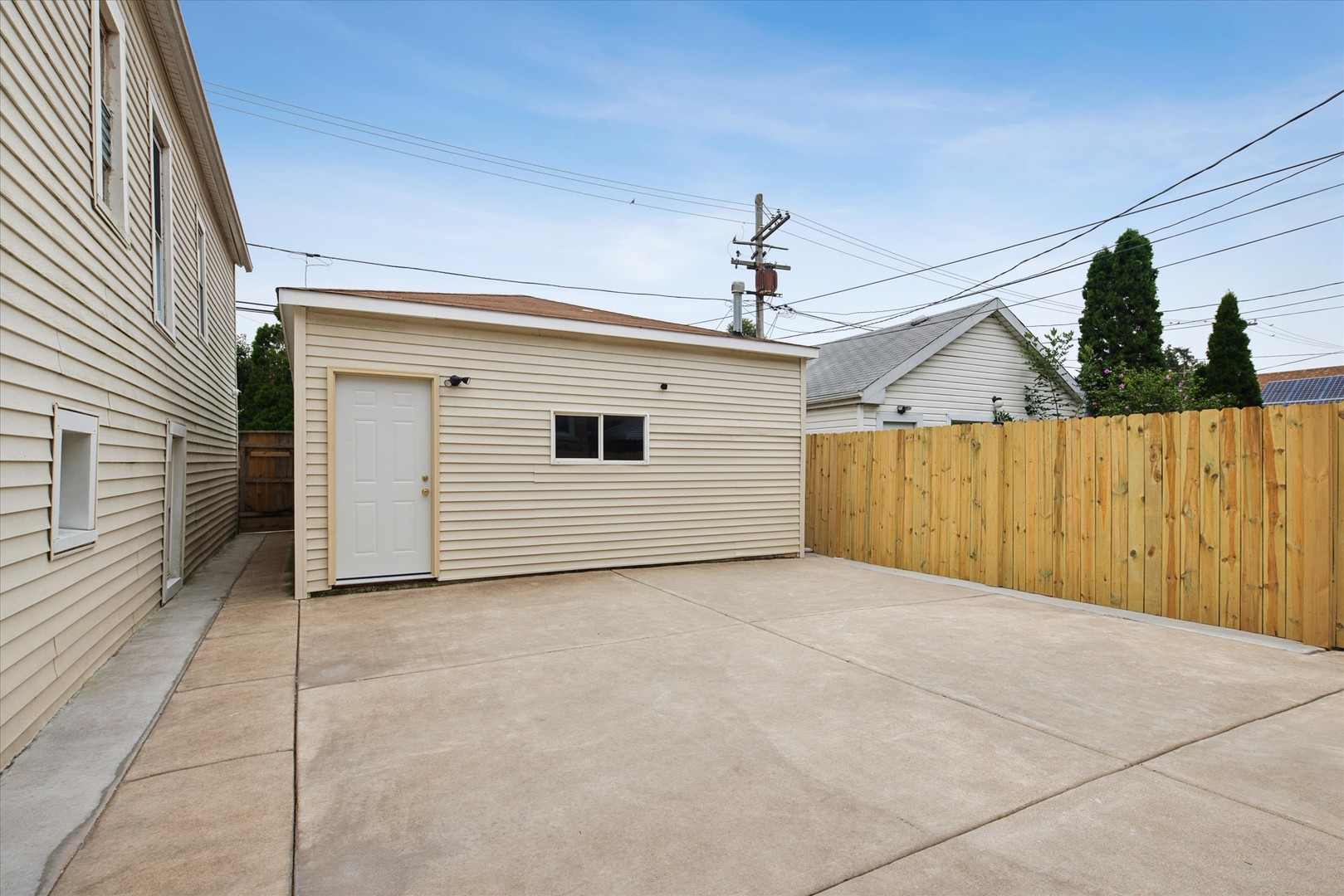 5624 N Mango Avenue Property Photo 18