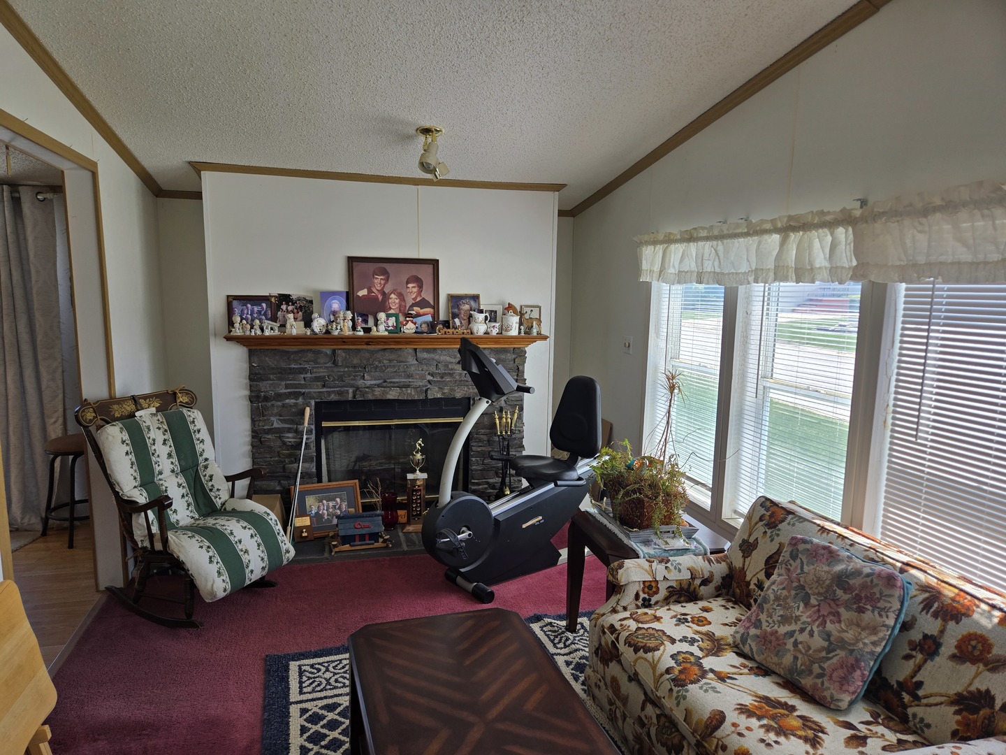 22737 Beverly Drive Property Photo 5
