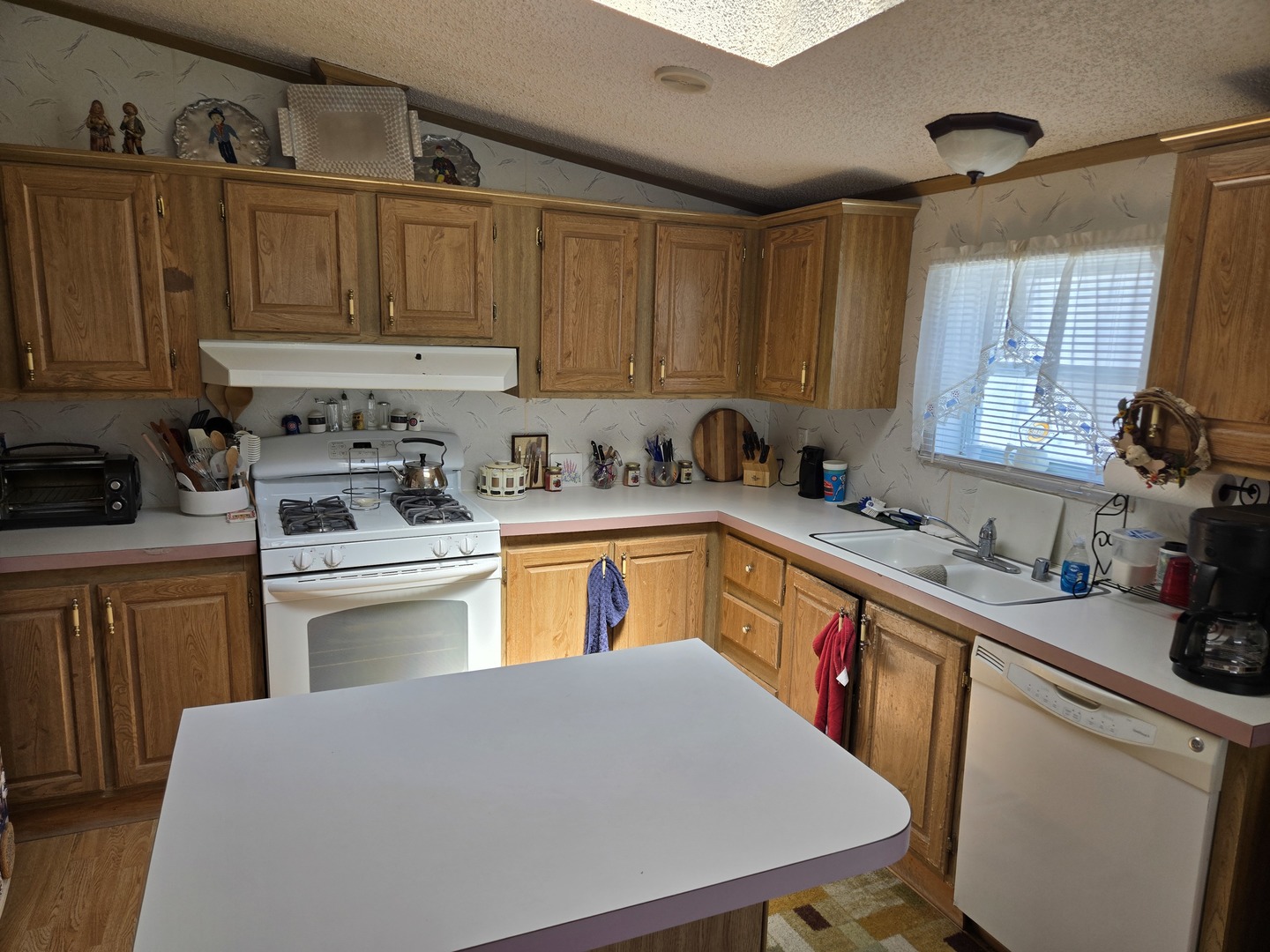 22737 Beverly Drive Property Photo 6