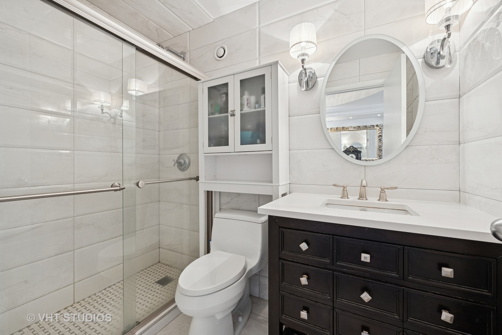 1122 N Clark Street 3301-10 Property Photo 18