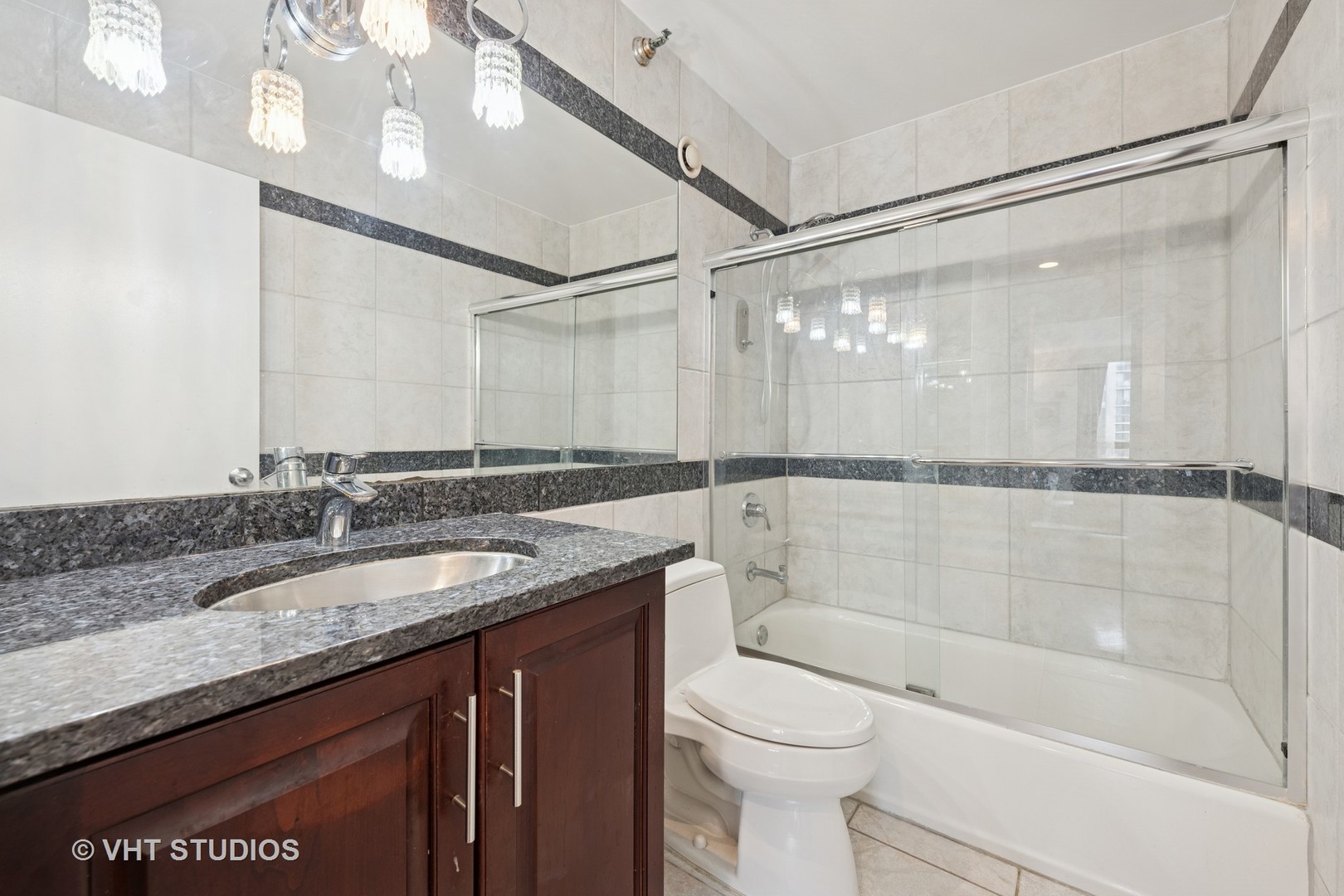 1122 N Clark Street 3301-10 Property Photo 20