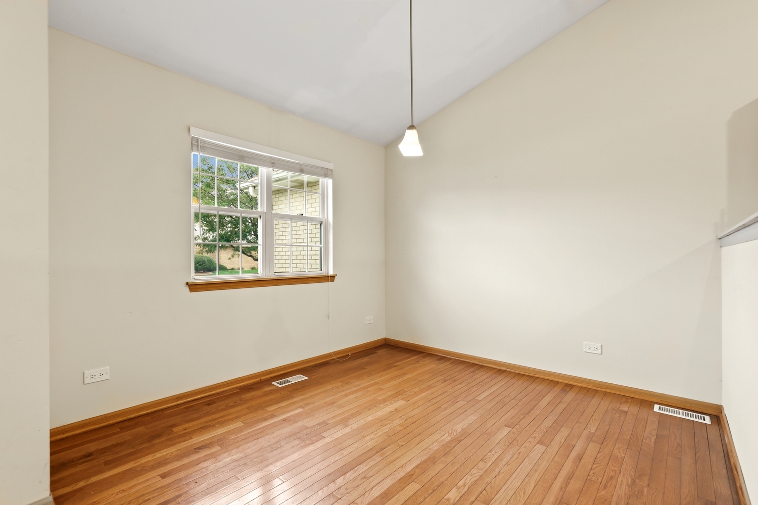 22977 Westwind Drive Property Photo 6